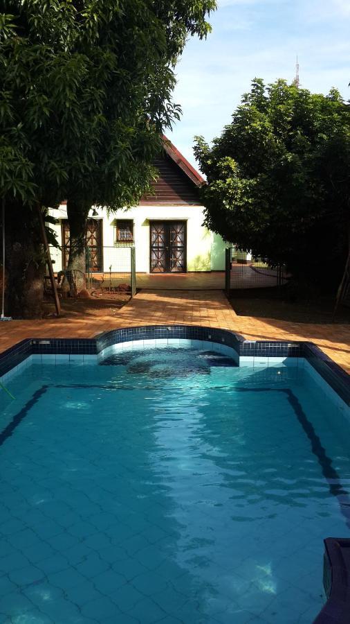 Casa Folks Bed and Breakfast Puerto Iguazú Exterior foto