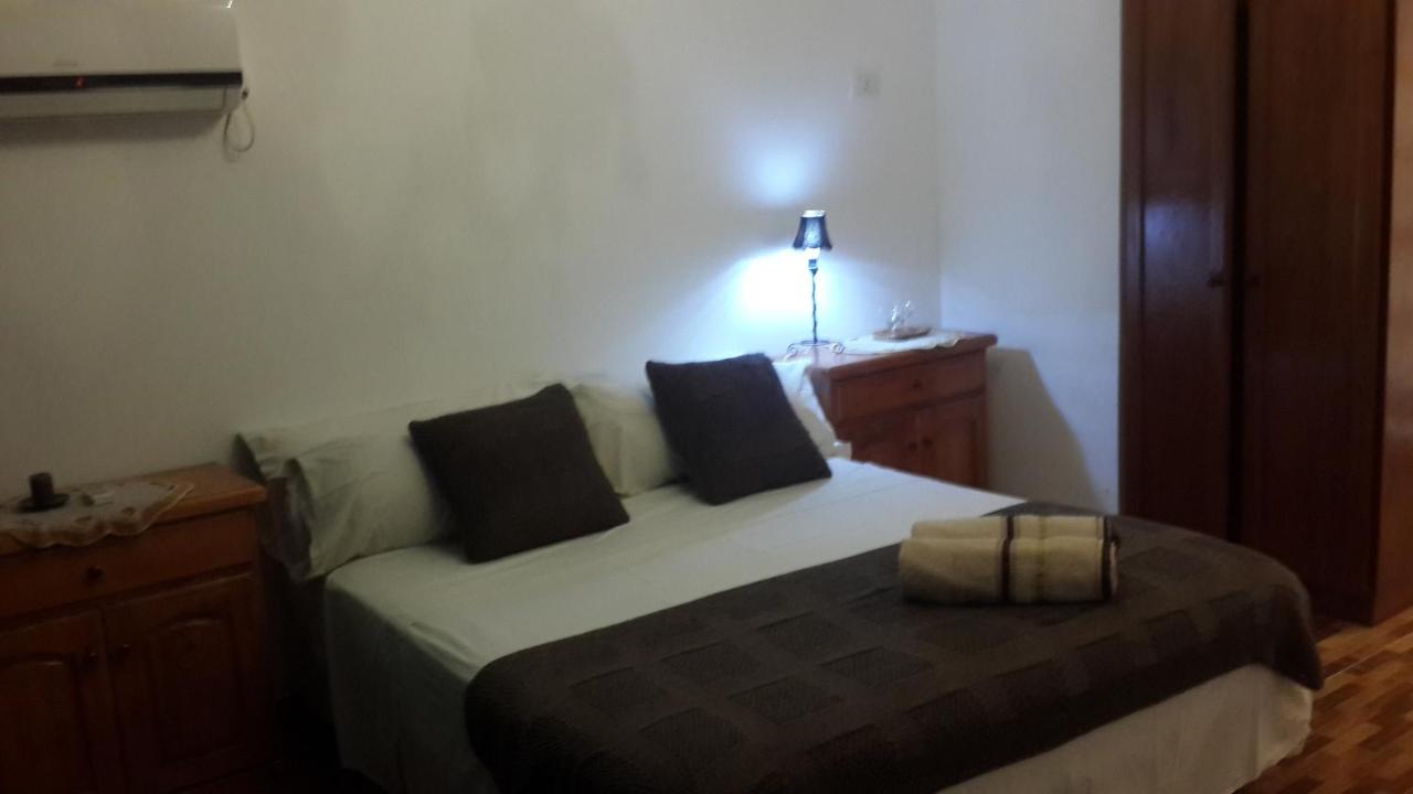 Casa Folks Bed and Breakfast Puerto Iguazú Exterior foto